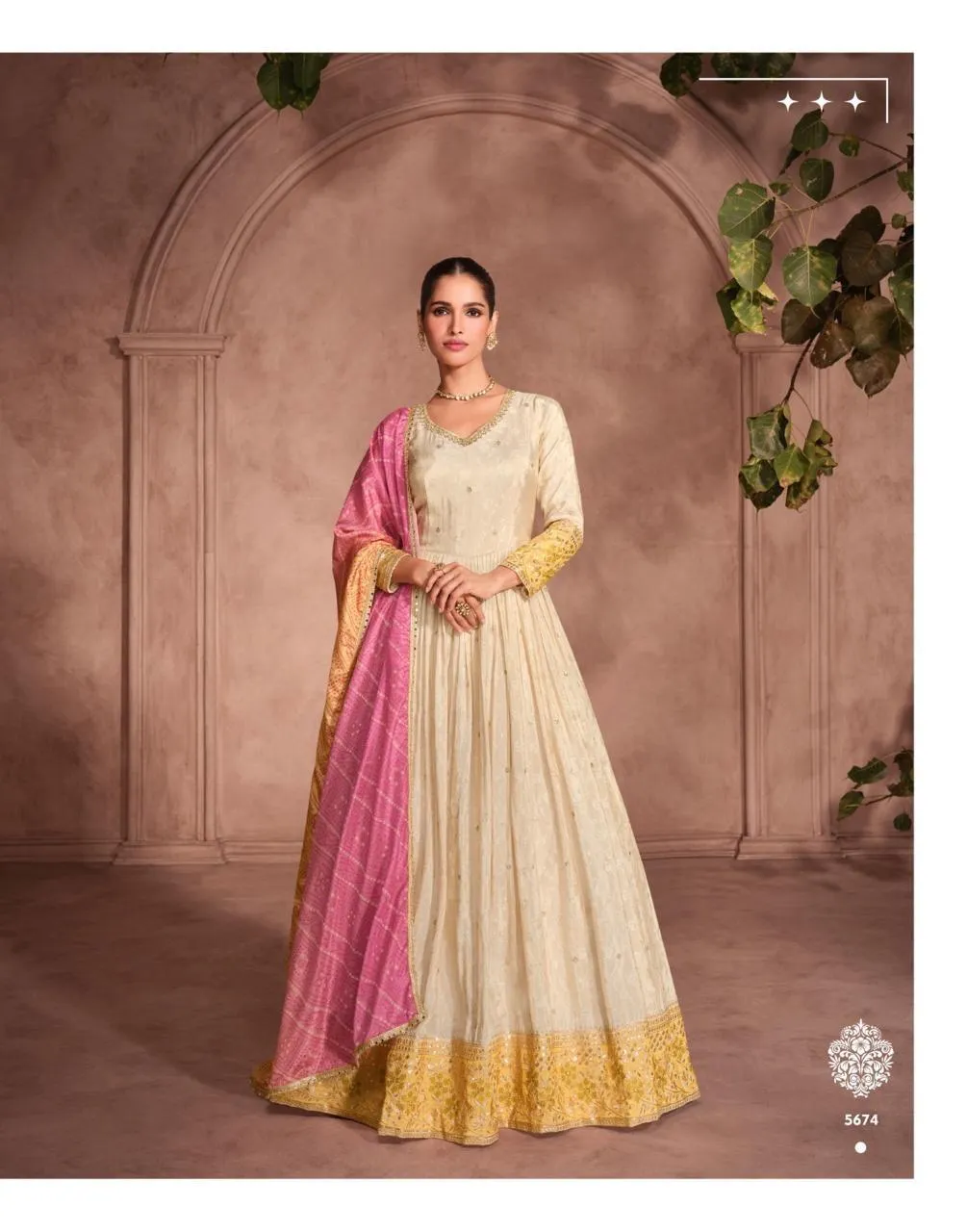 Sayuri Gunjan - 5674